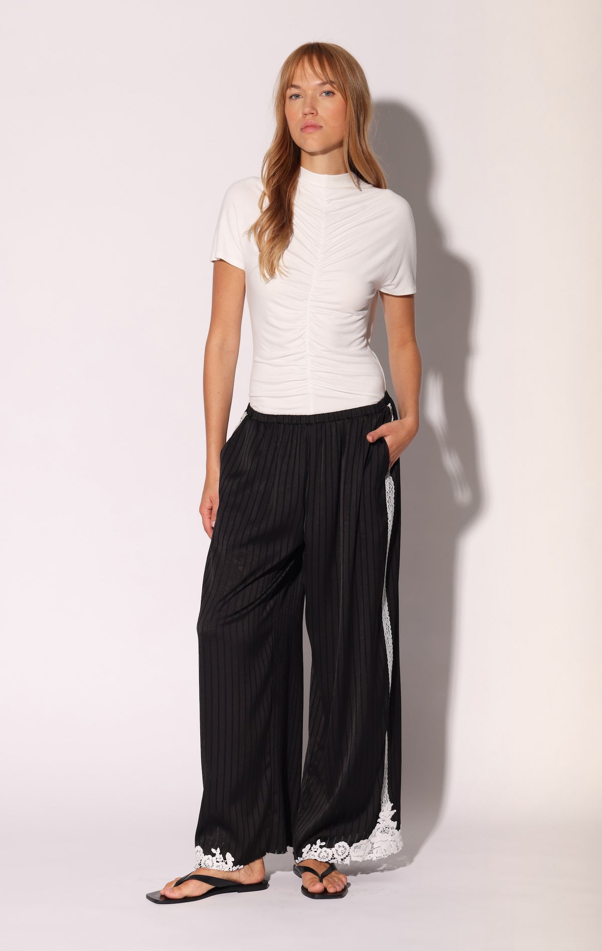 Velma Pant, Black