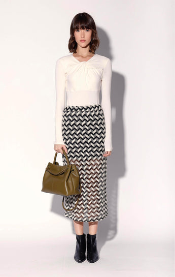 Corinne Top, Bone