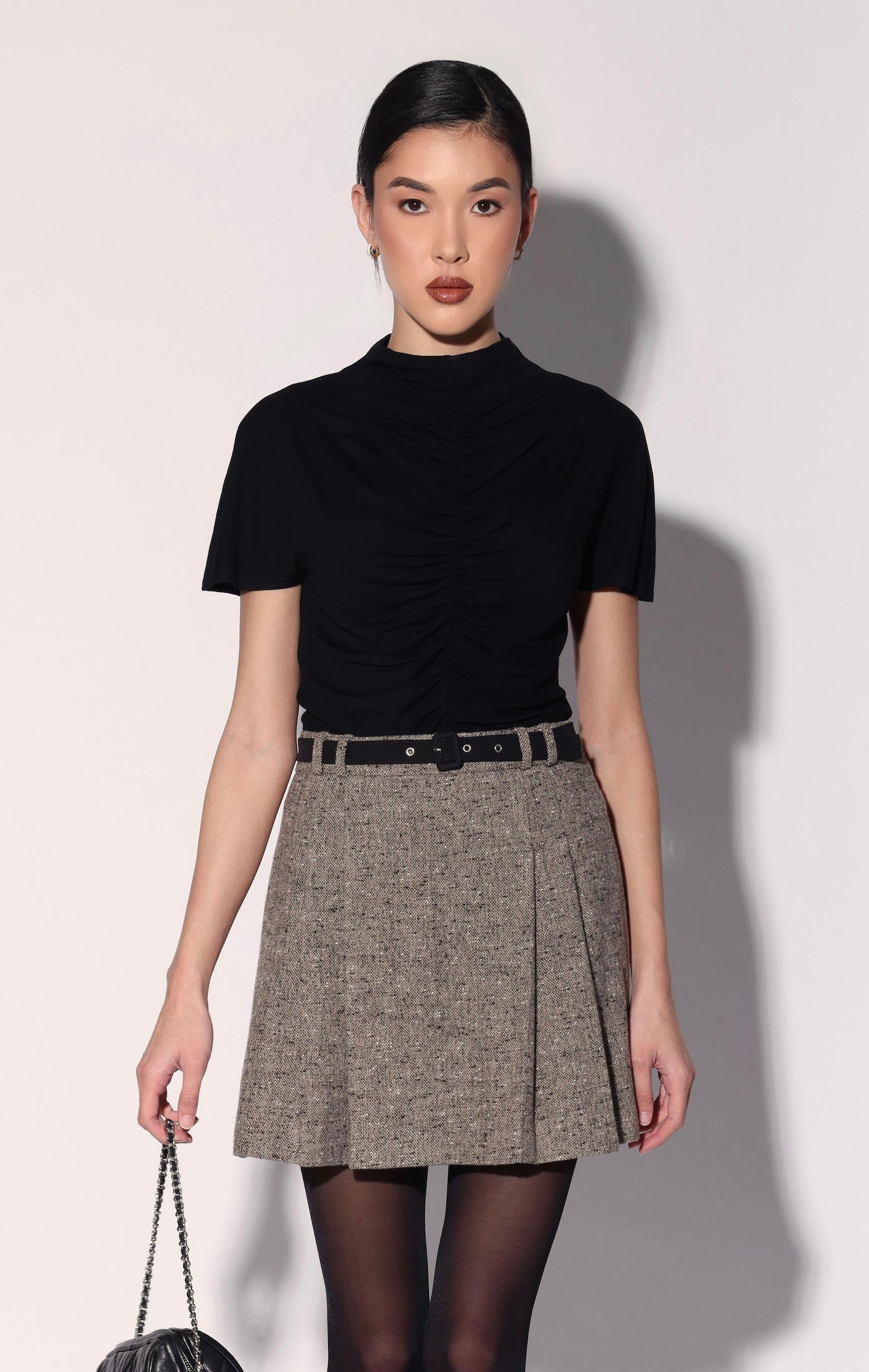 Monty Top, Black