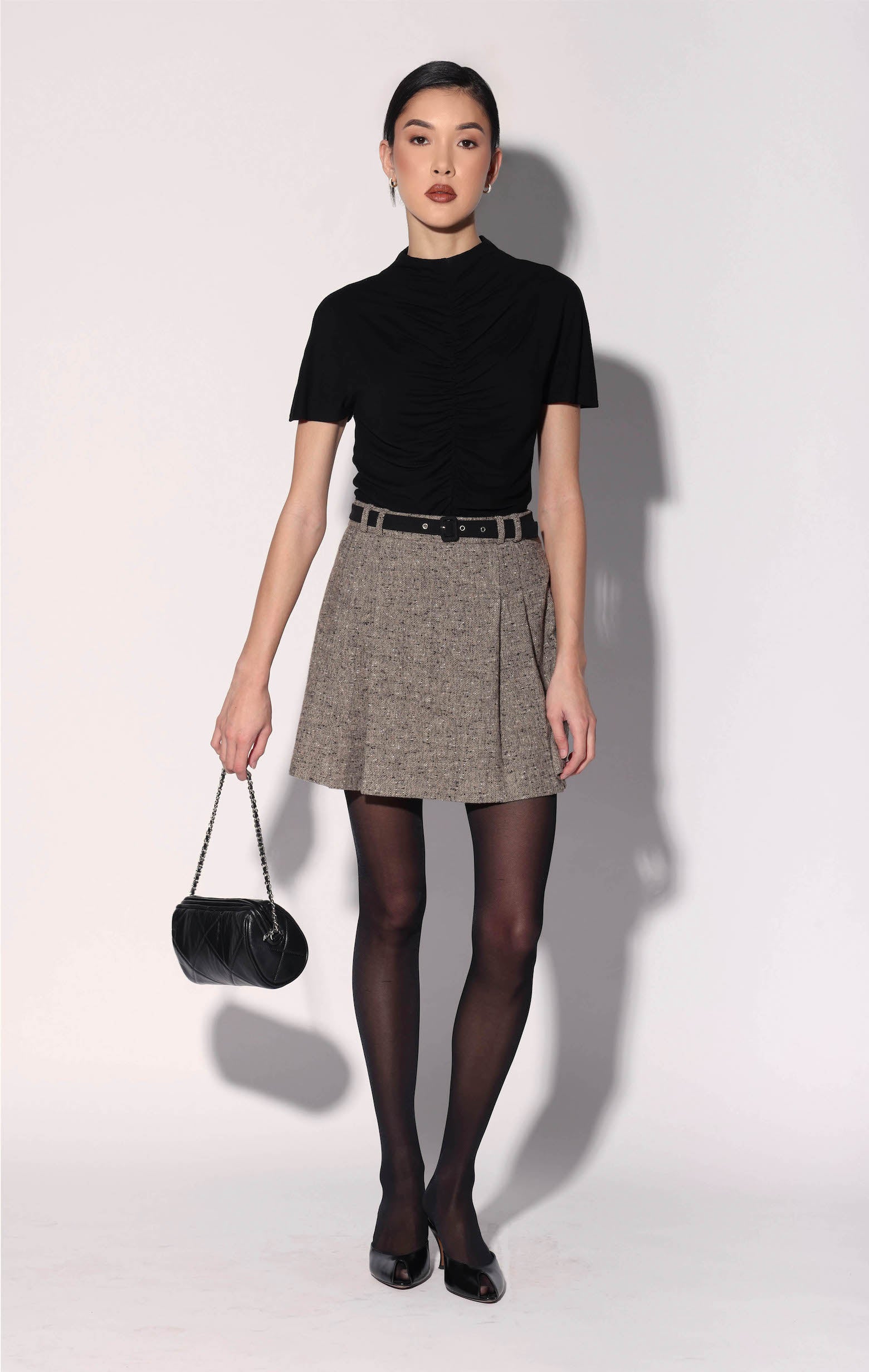 Monty Top, Black