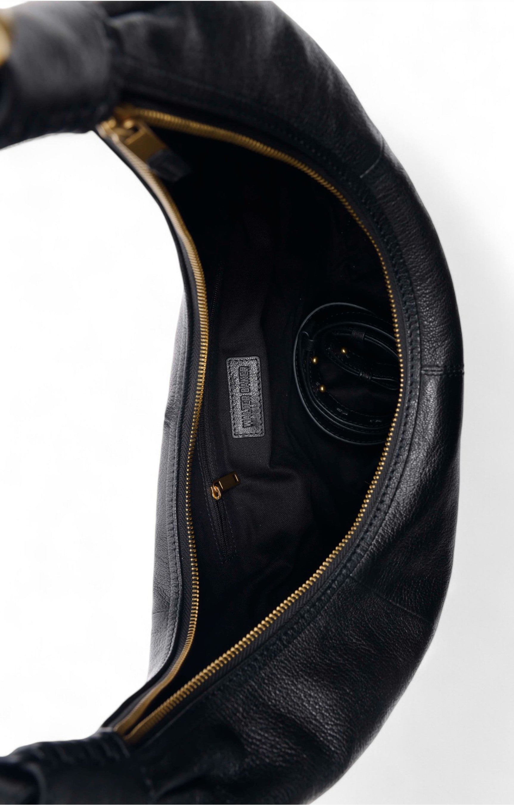 Jane Hobo, Black