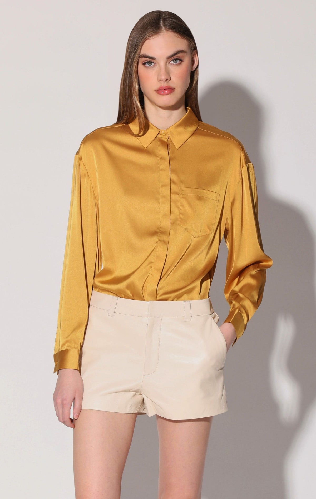 Marlene Short, Oyster - Leather (Pre Spring 2027)